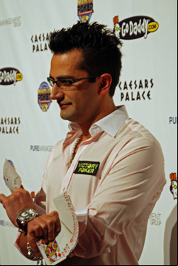 Antonio Esfandiari